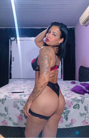 Sou uma morena bonita cheirosa carinhosa 
Meus atendimentos são estilo namoradinha
Meu local e tranquilo confortável e sigiloso 
Venha me conhece vc não vai se arrepender 
